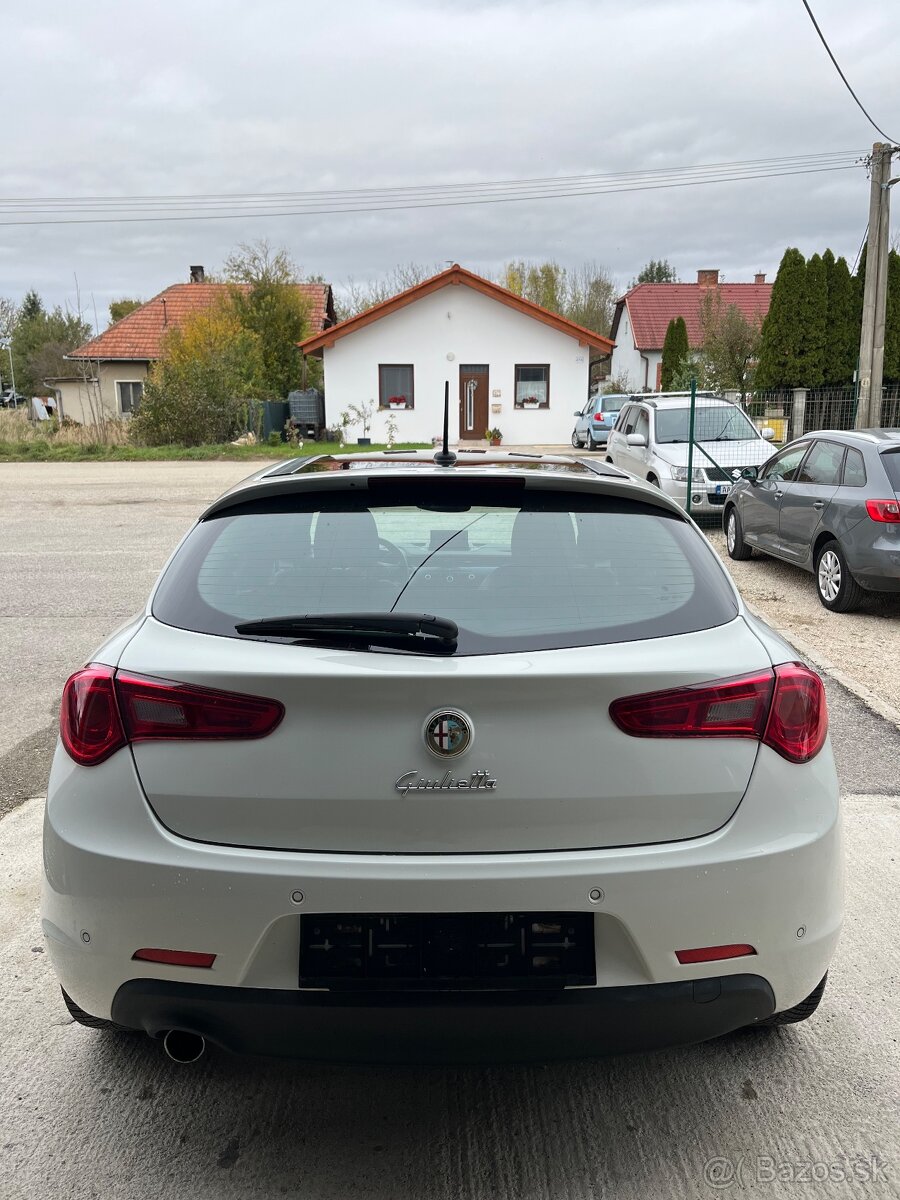 Alfa Romeo Giulietta 1.6 JTDm Šport = 196531km, 2011 = - 5