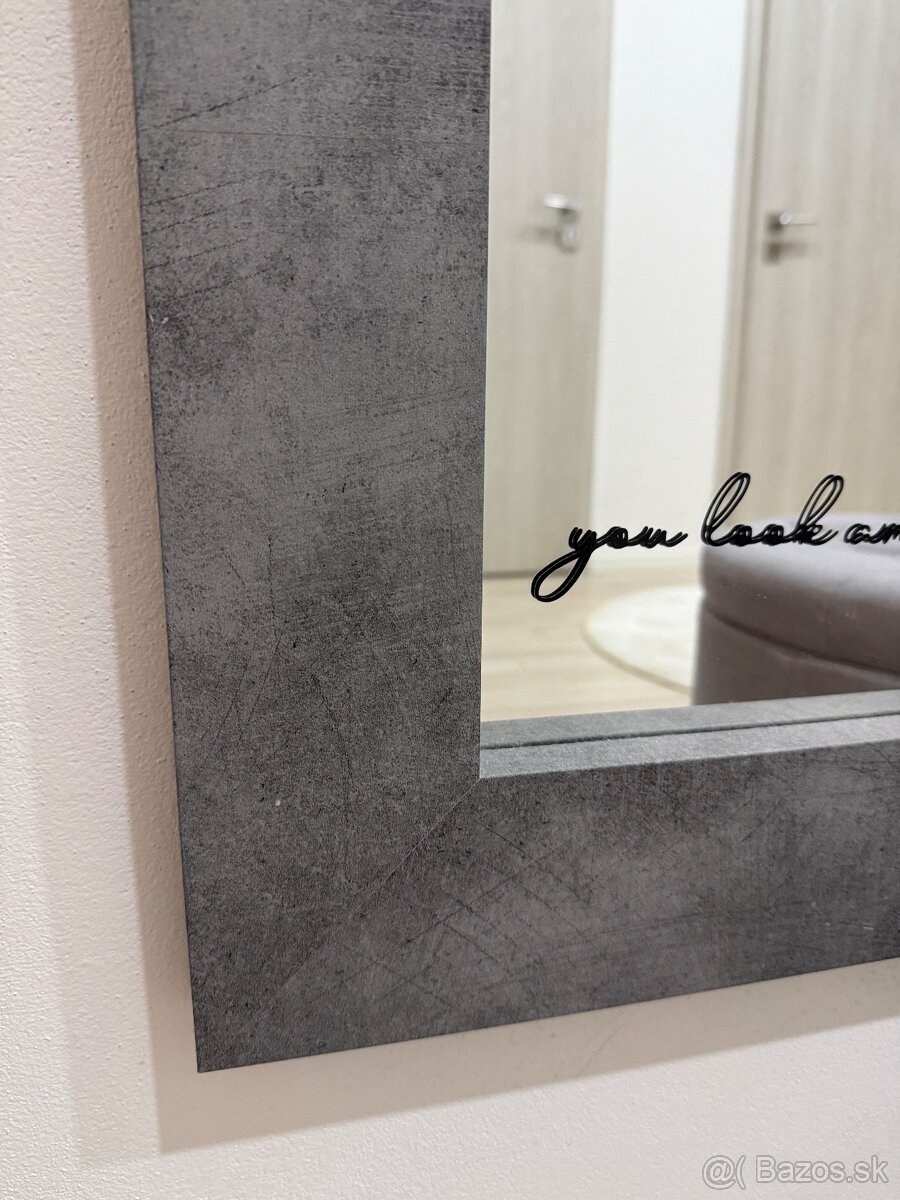 Taburetka a zrkadlo - 5