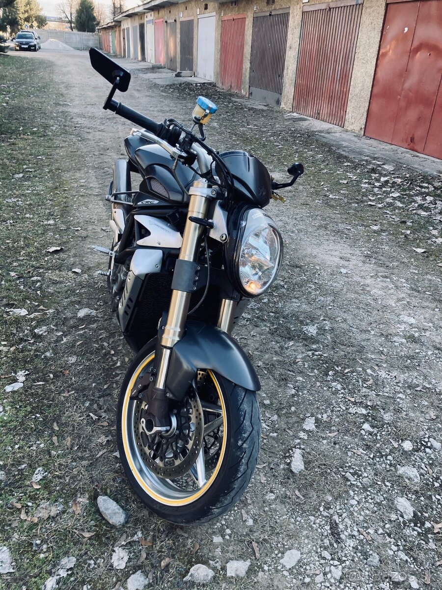 MV Agusta Brutale 750 - 5