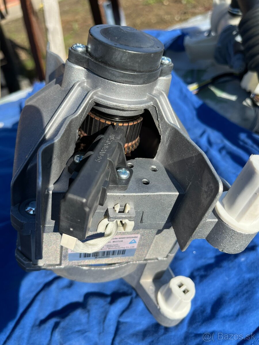 Predám ND z práčky Whirpool AWE 66610 - 5