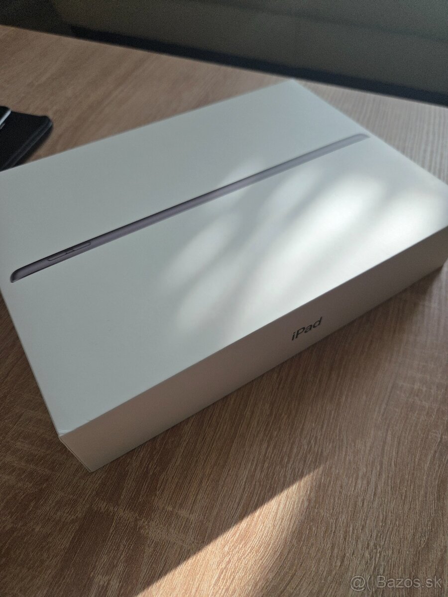 Apple iPad 9, 64 GB - 5