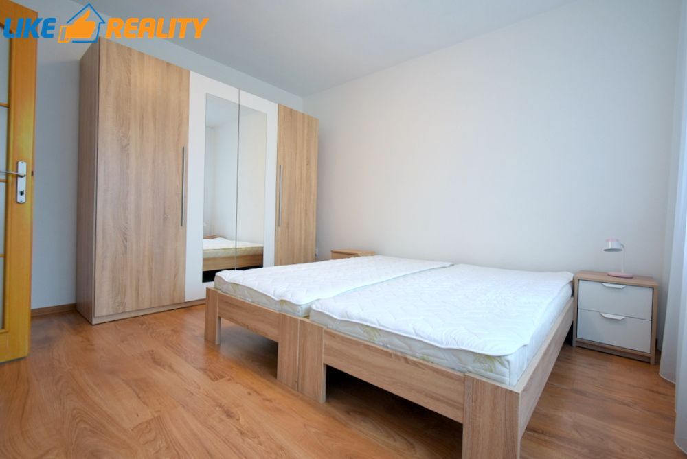 Prenájom 2 izbového bytu Centrum, ul Holubyho - 5