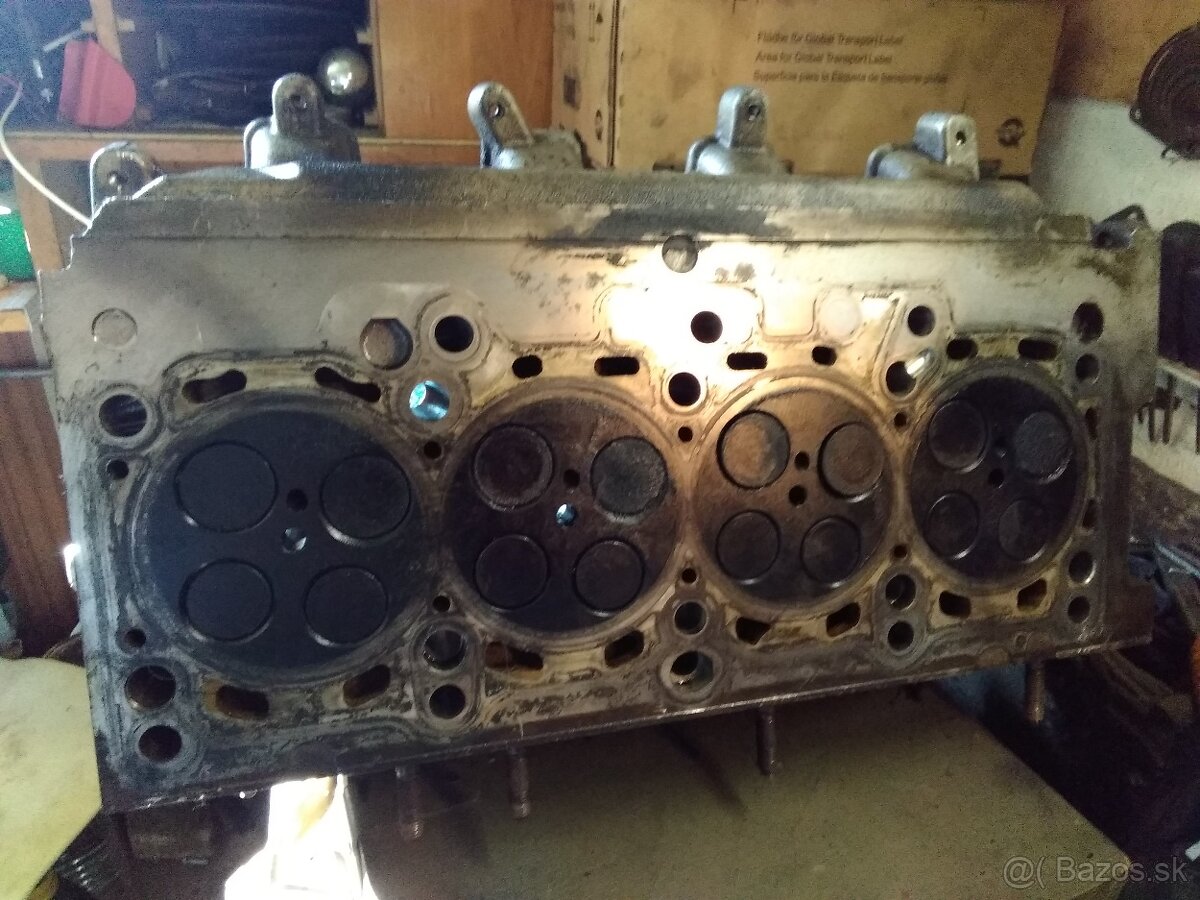 Predám hlavu motora na vw Passat B7 1, 6 cay TDI - 5