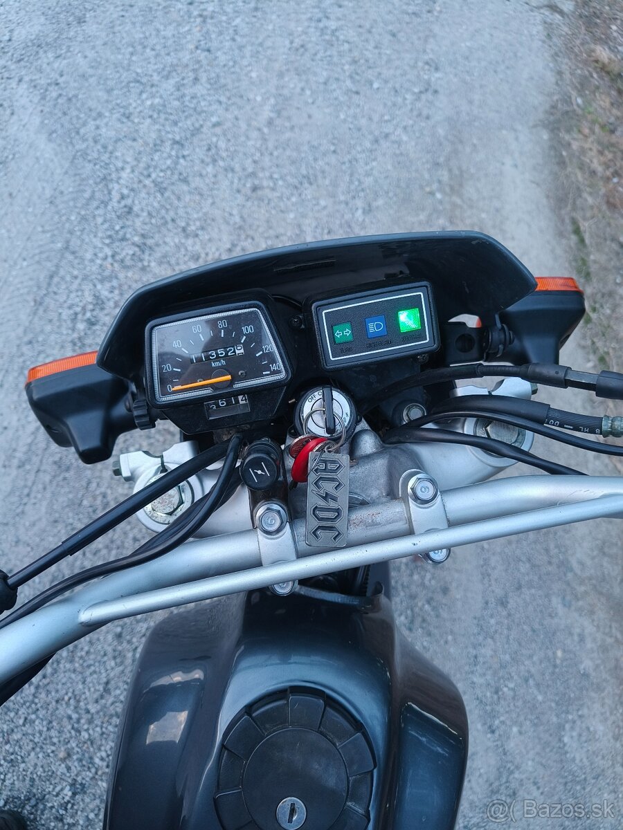 YAMAHA TW 125 - 5