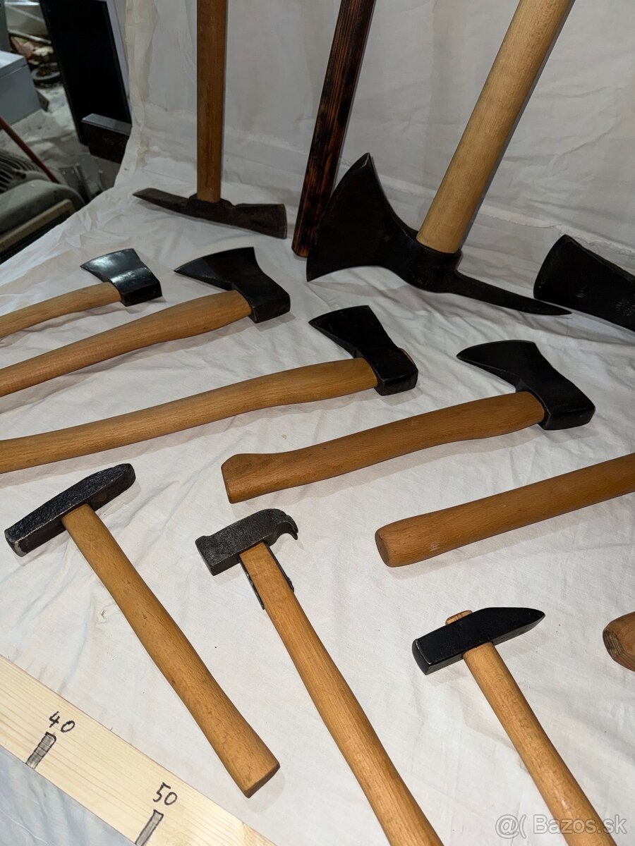Sekery, lopaty, krompače, kladivá - 5