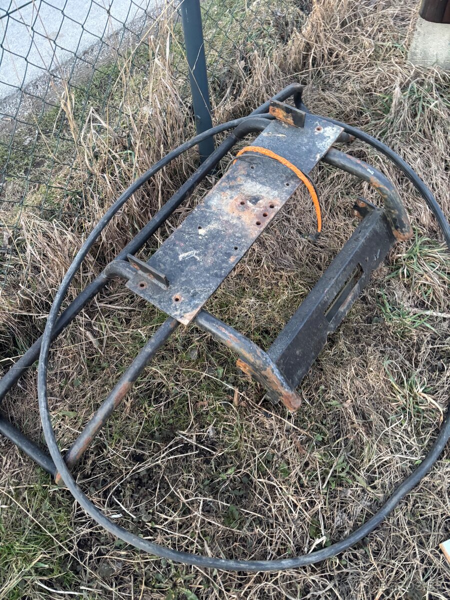 Predám pajero 1 2.6benzin - 5