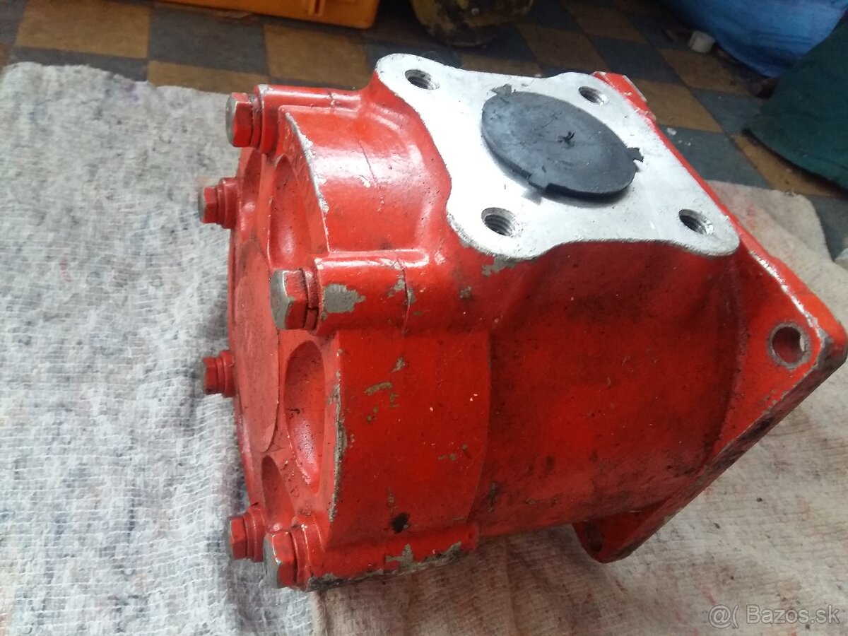 Bielorus Diely EO2621a starší guľatejši typ Bielorus d65 - 5