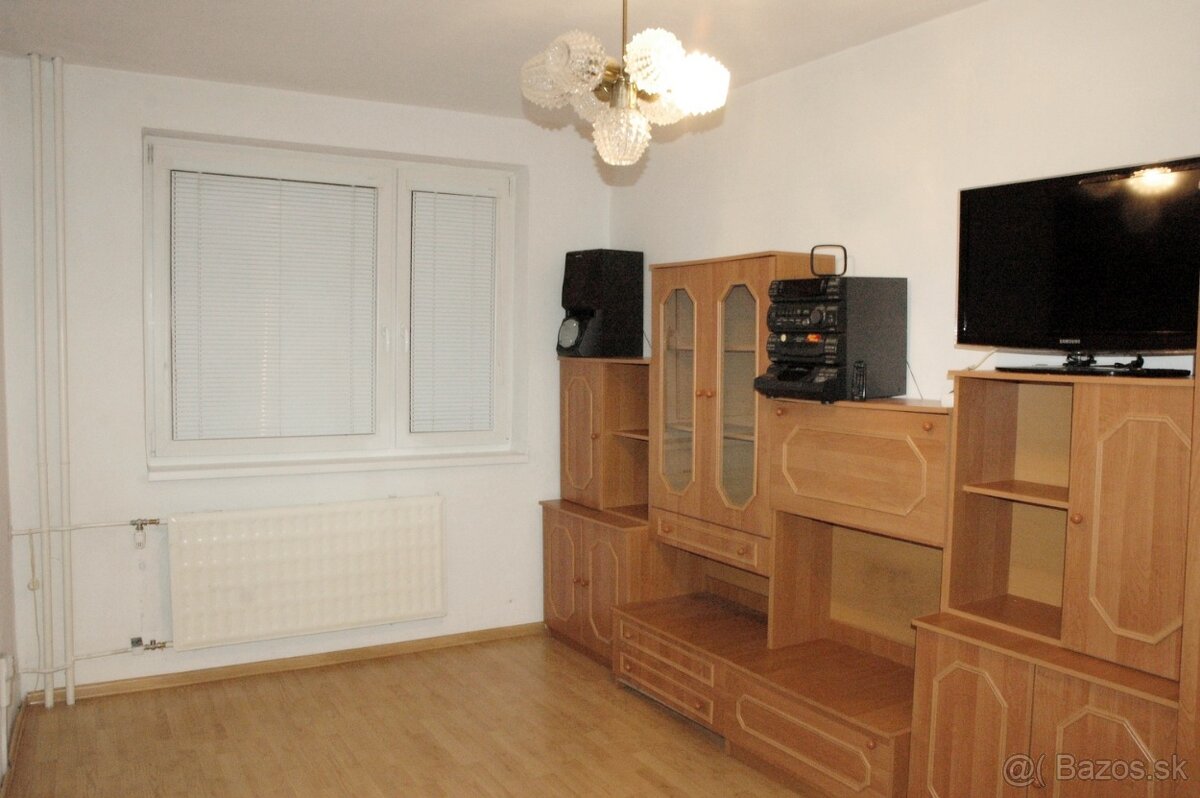 BÁNOVCE NAD BEBRAVOU - 3 izbový byt /Cyrila a Metoda/ 63 m2 - 5