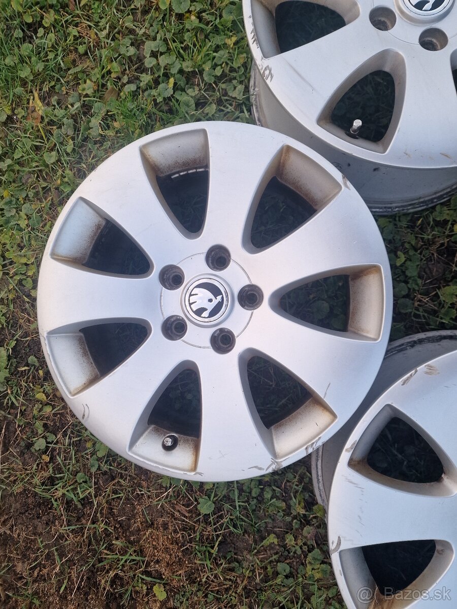 ✅️ Škoda Spectrum ❌️ - 5