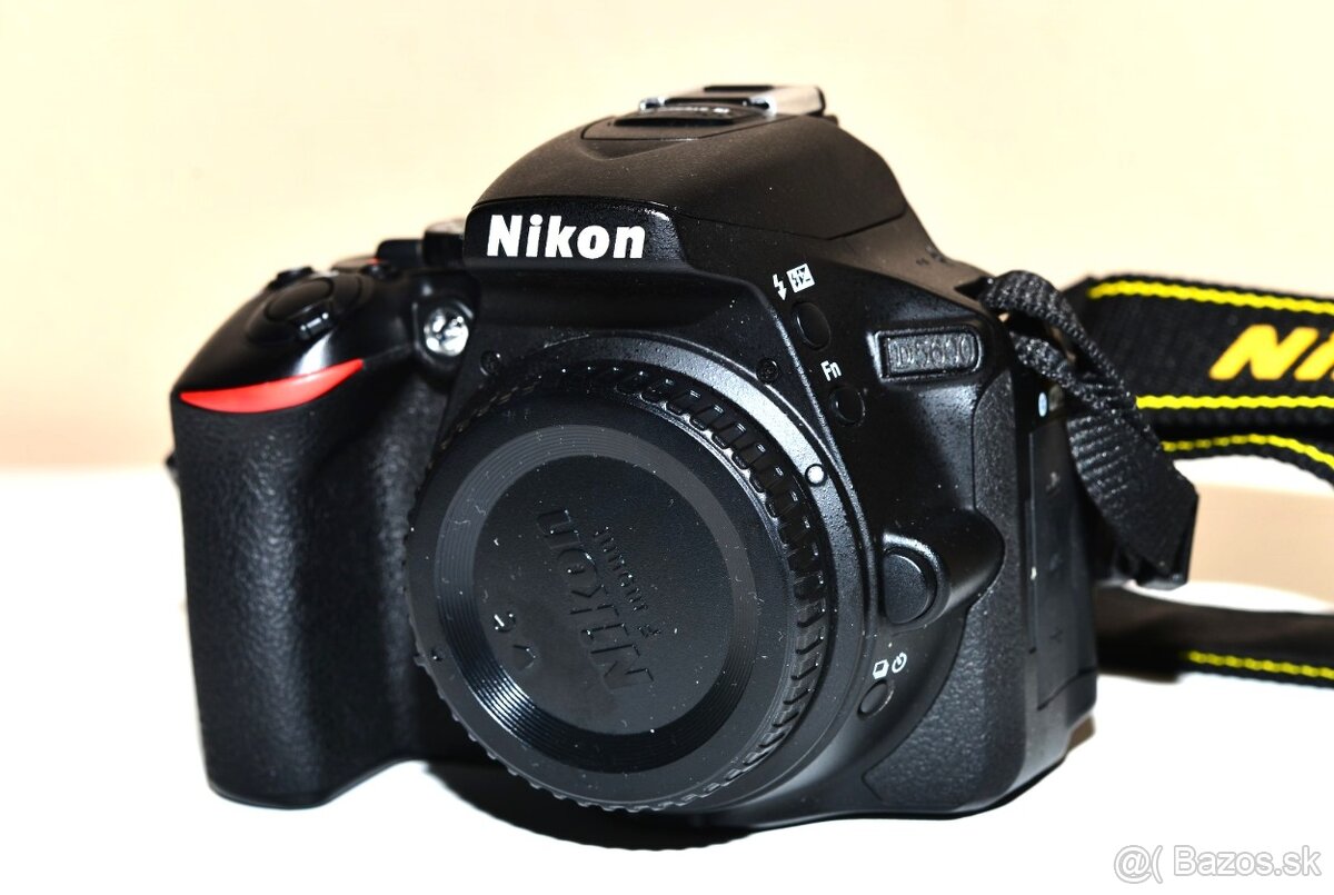 Nikon D5600 + příslušenství - 5