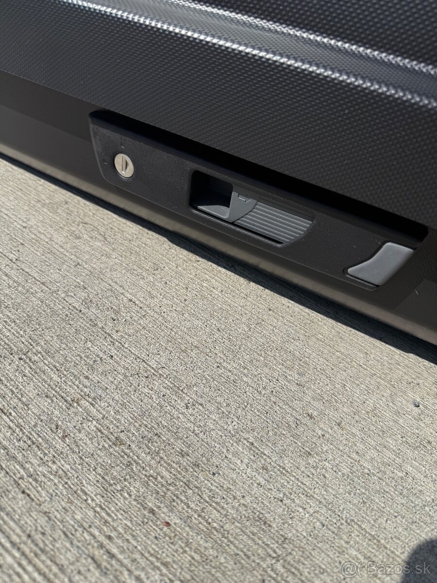 Stresny box Thule + priecne nosniky - 5