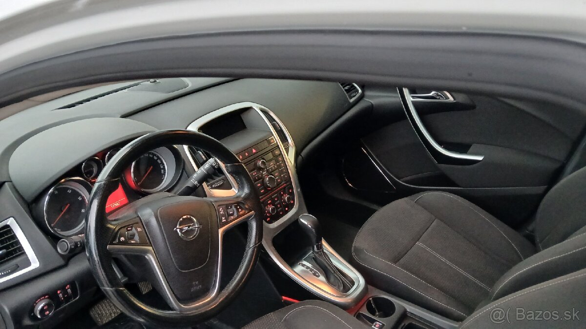 Opel Astra J SportsTourer - 5