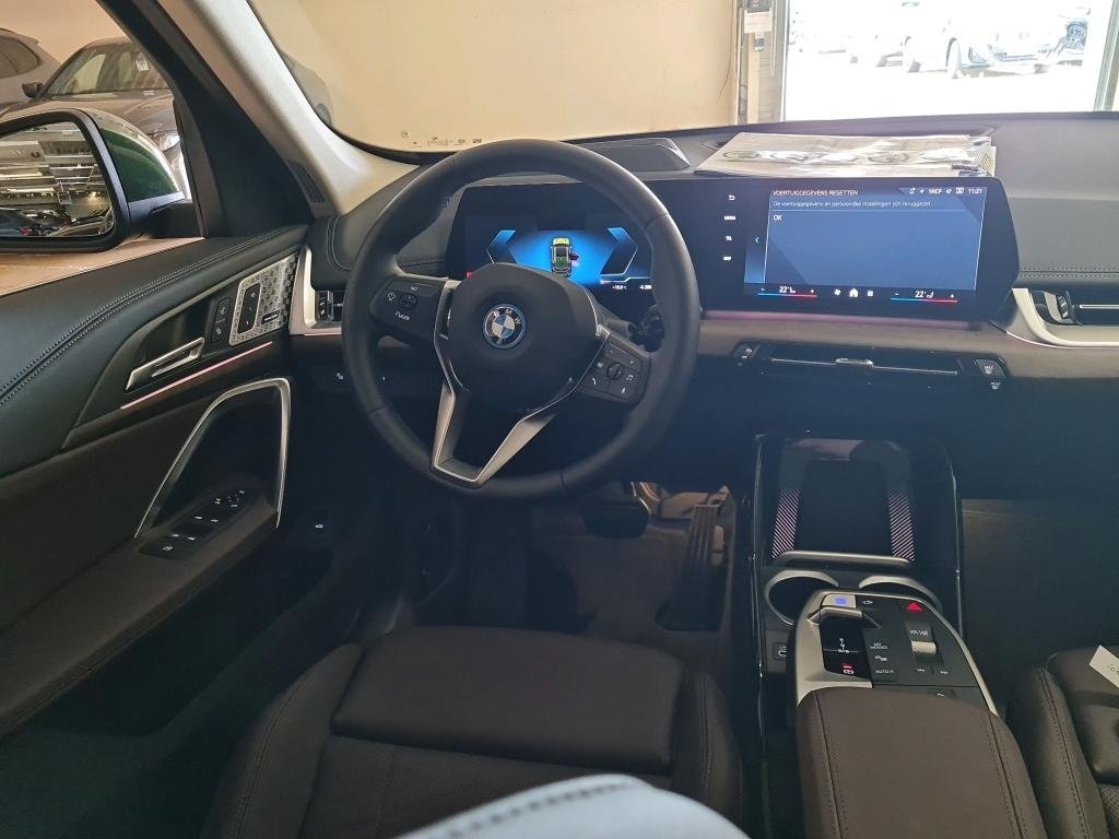 BMW iX1 30xDrive 306P 4.300km odpočet DPH - 5