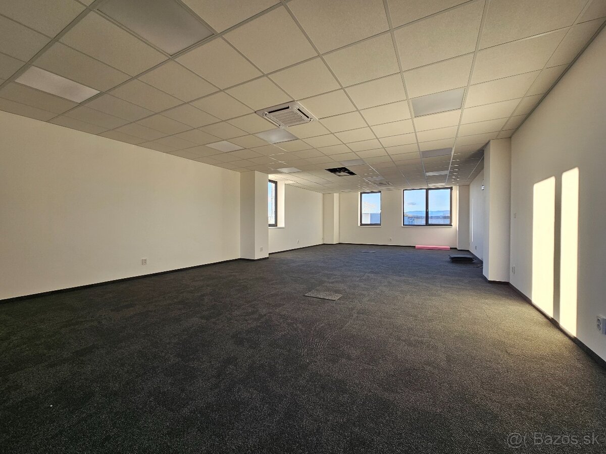 Na prenájom- sklady a garáže- Rozvojová ulica, Košice - 5