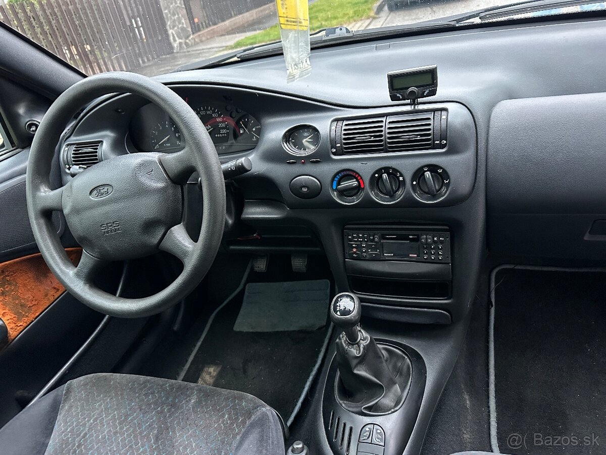 Predám Ford Escort 1.6 16V - 5
