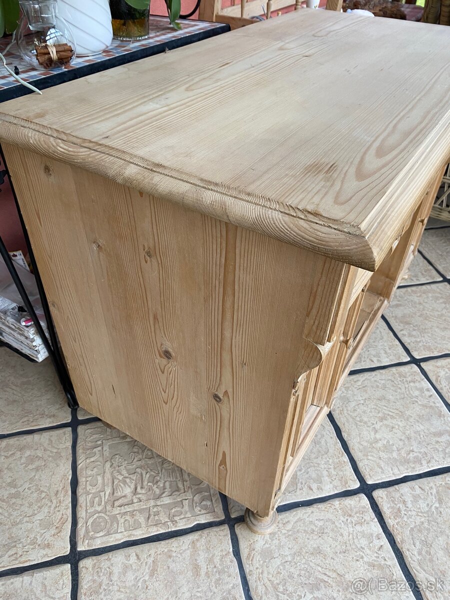 Starý starožitný stolík - 5