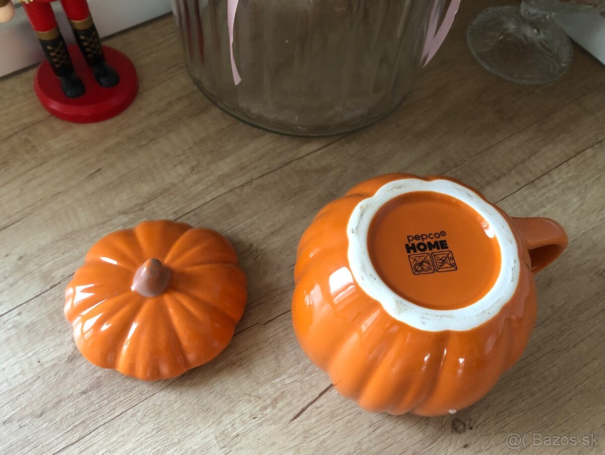 ———-Oranžový tekvicový hrnček s pokrievkou, 4 E——- - 5