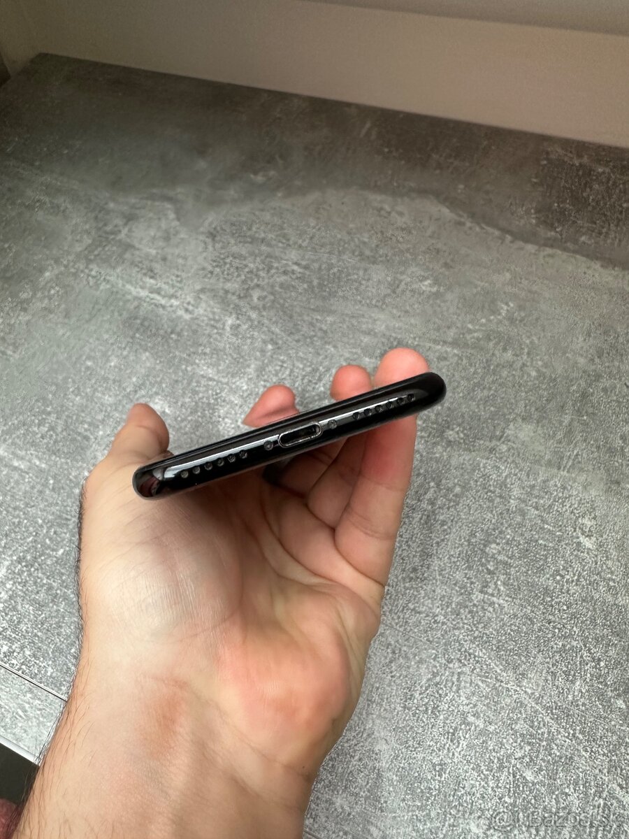 iPhone 7 32gb 82% batéria - 5