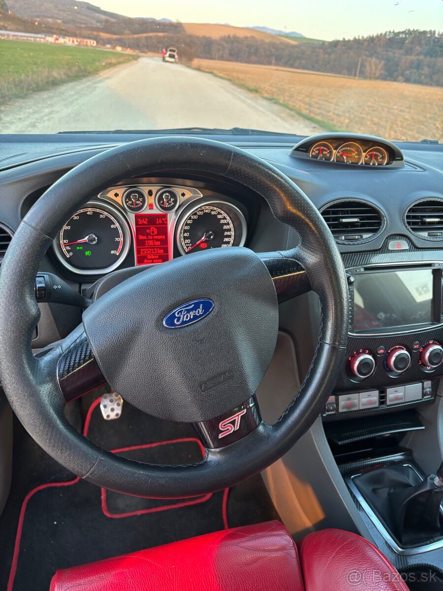 Ford Focus st 2.5 - 5