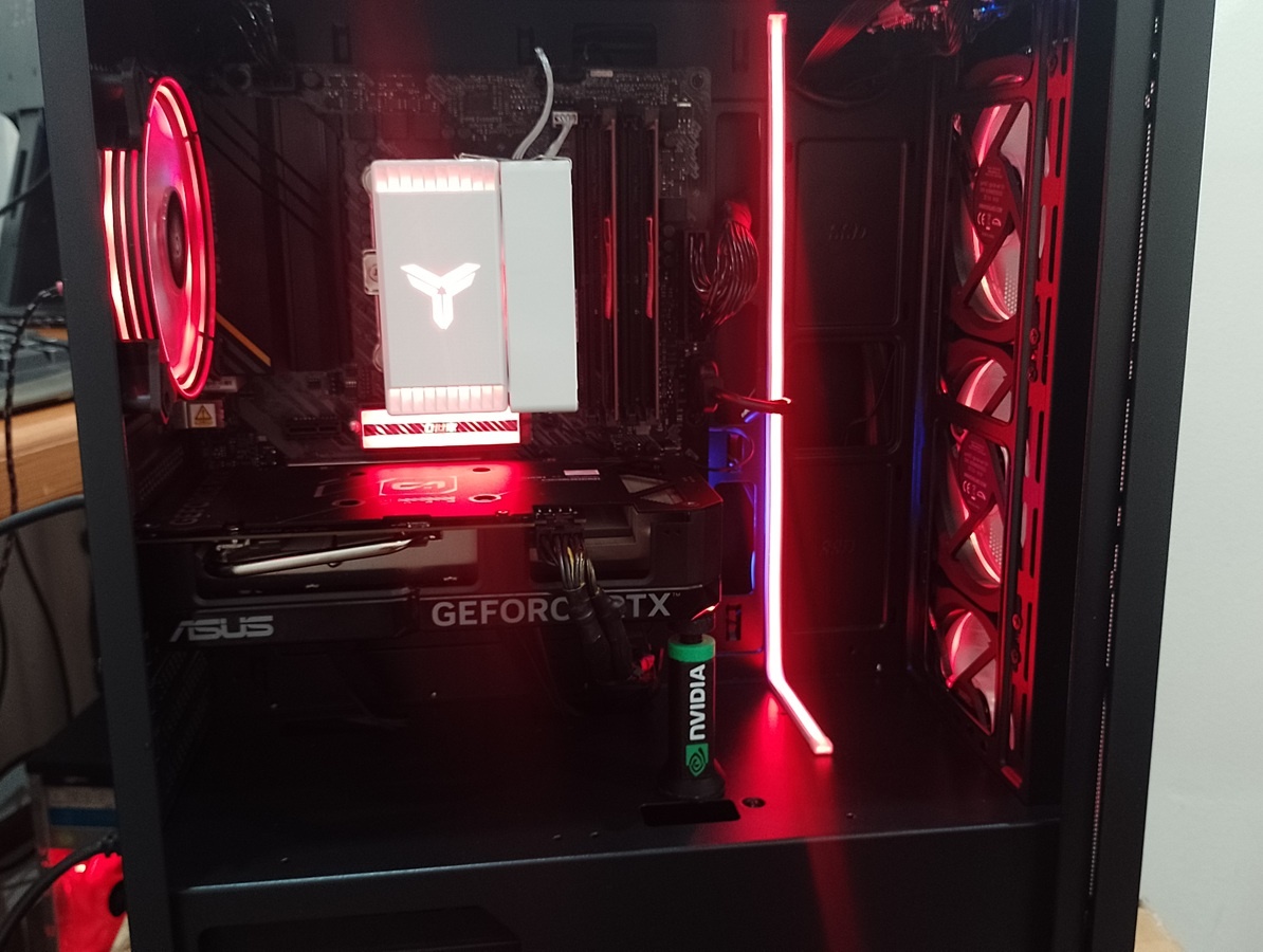 Herný PC – Ryzen 5 + RTX 4060/8G+ 32GB RAM+NVMe - 5