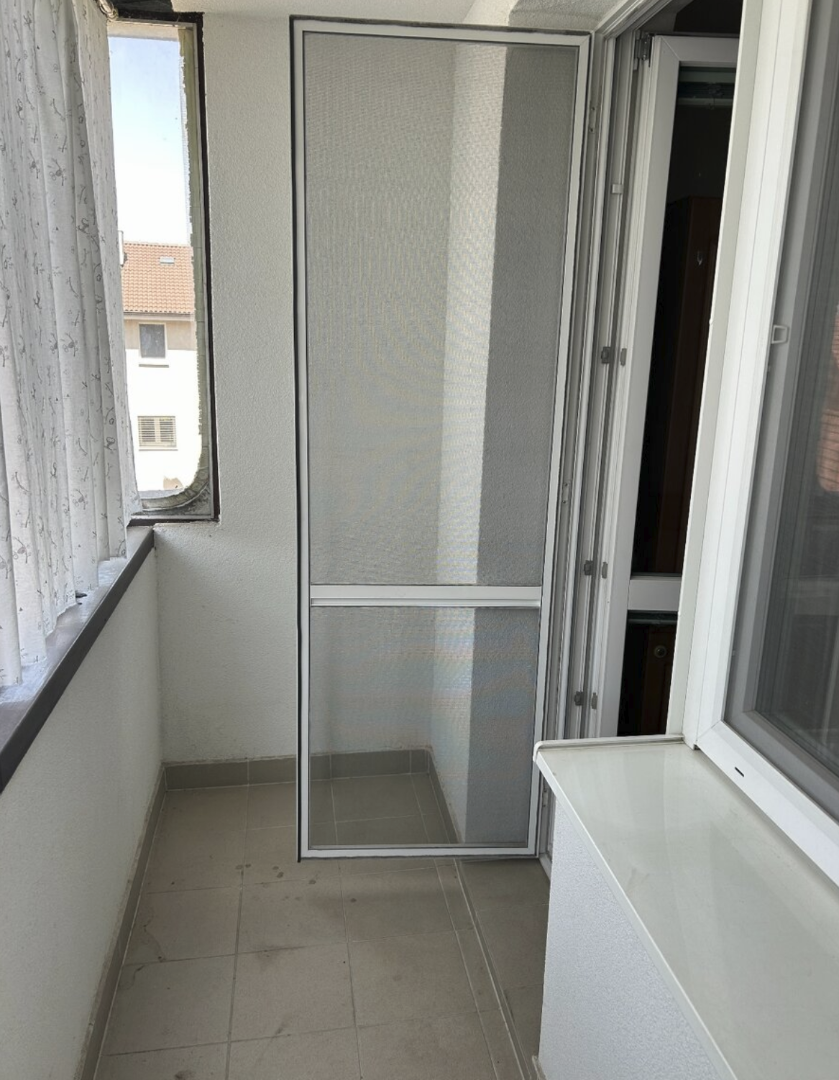 Priestranný 3-izbový byt s loggiou v centre Senca – ideálny - 5