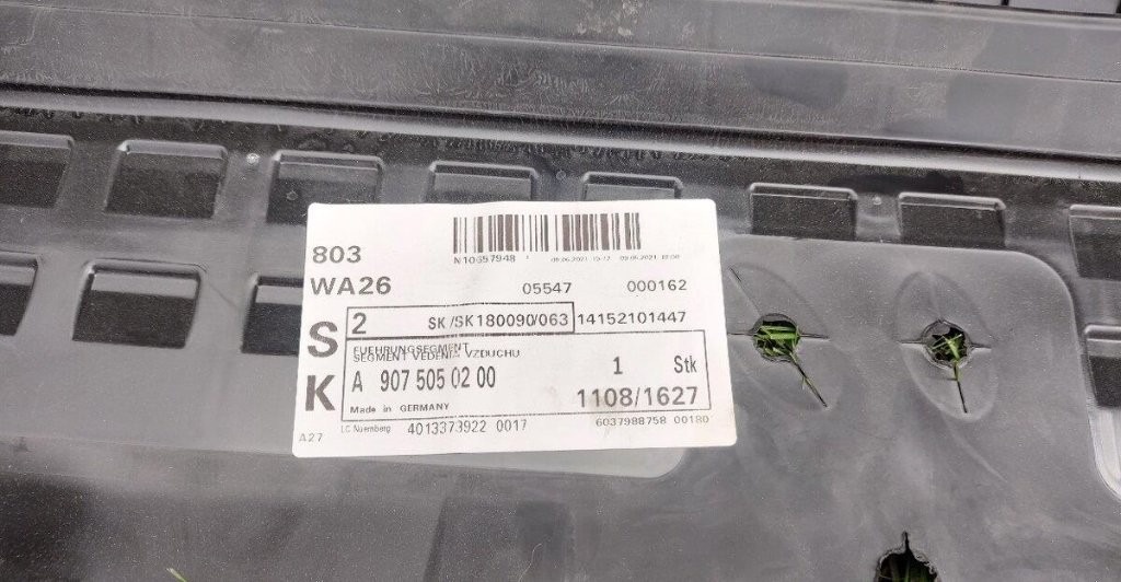 Mercedes Sprinter W907 2018 - kryt intercoolera cela chladic - 5