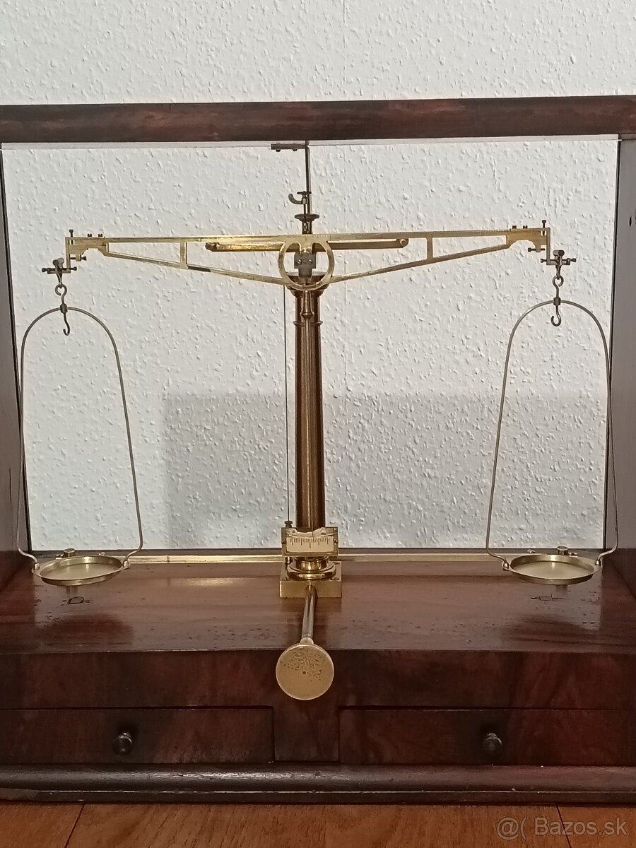 Lekarnicke, laboratorne vahy - 5