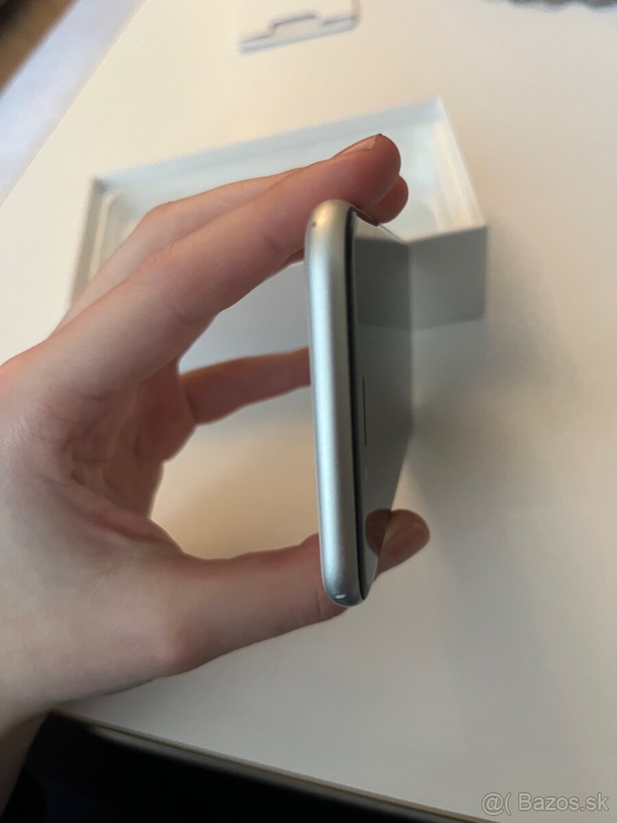 Predám iPhone SE 128GB - 5