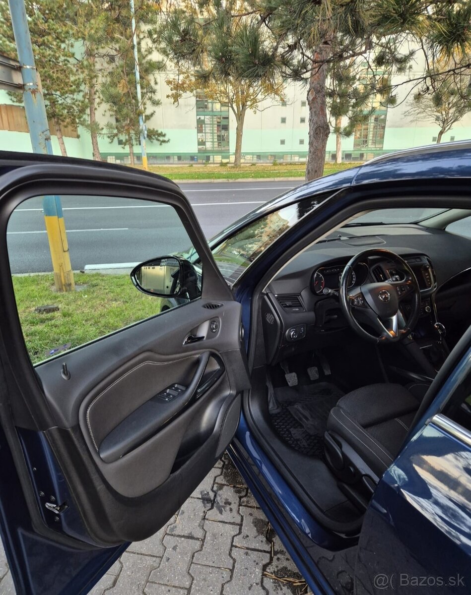 Opel Zafira Tourer 1,6 - 5