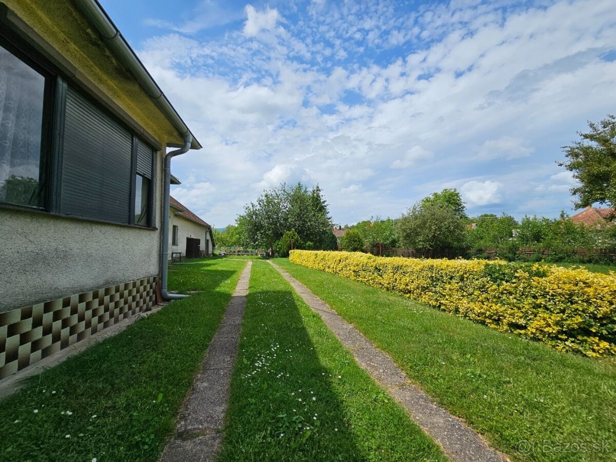 REZERVOVANÉ - Veľký RD s 2 bytmi na rovnom 1973m2 poz. - 5