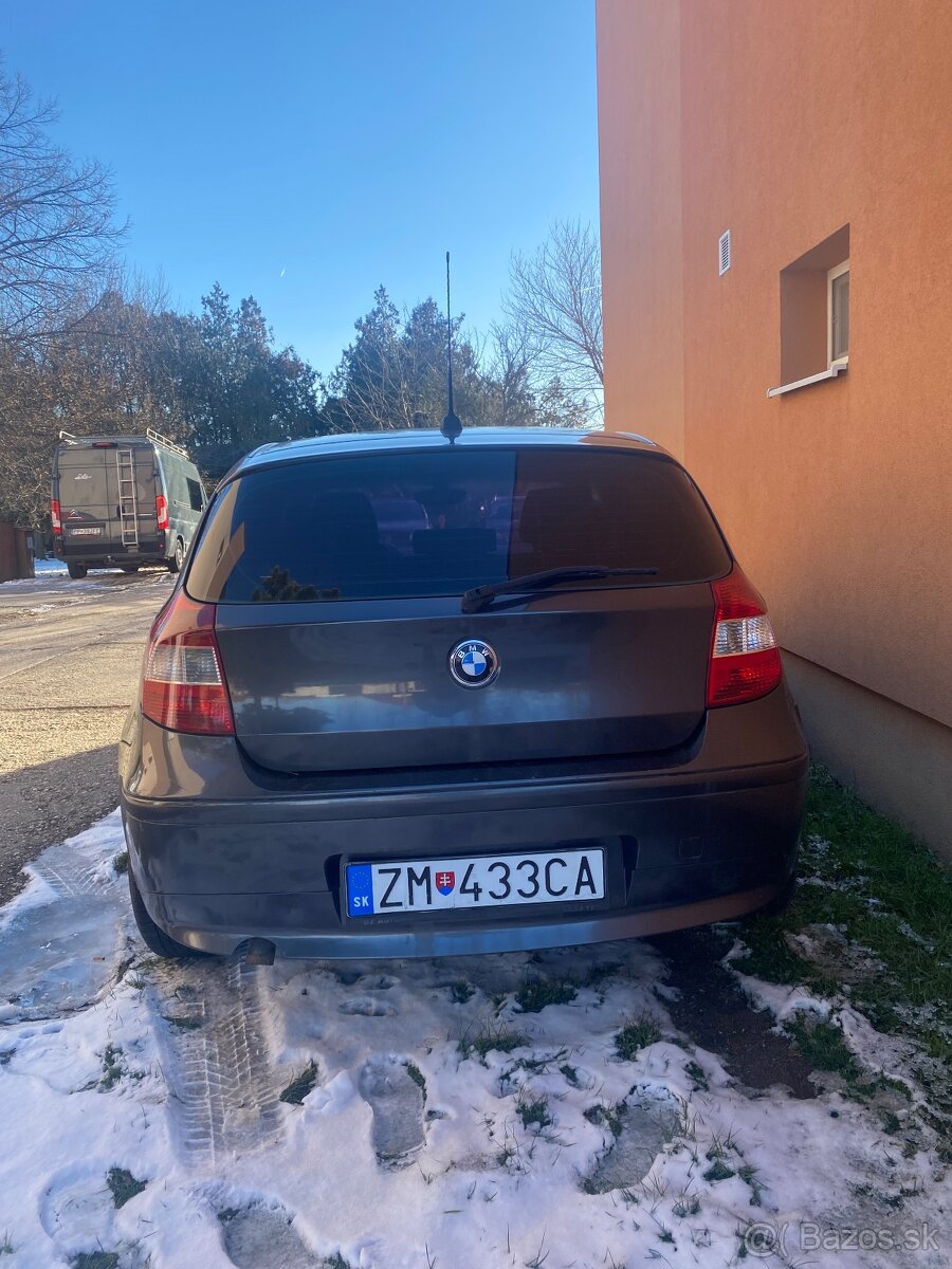 Predávam nepojazdné BMW E87 118d - 5