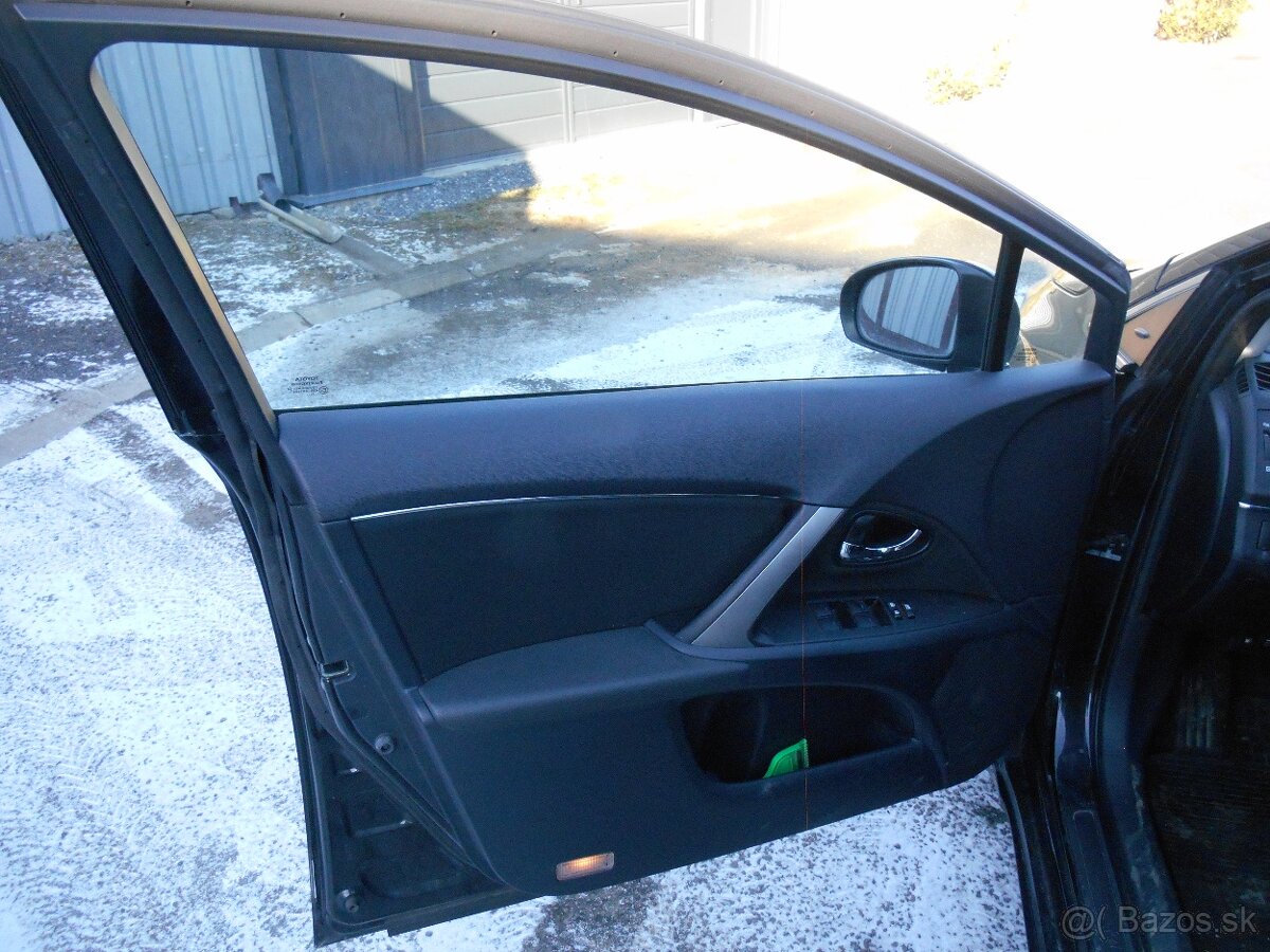 Toyota Avensis 2,2 nafta, automat - 5