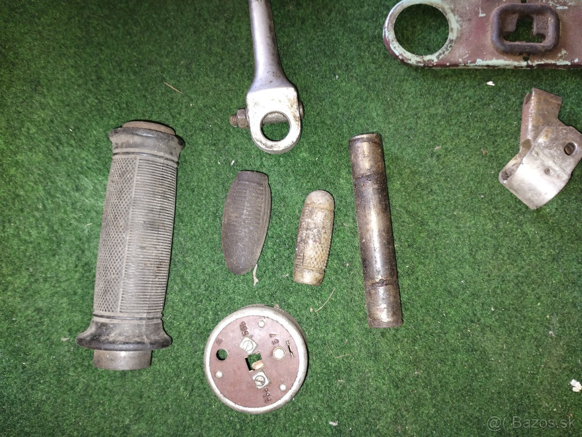 Jawa 550:mnoho dielov,plechy,svetlo,diely motor. - 5