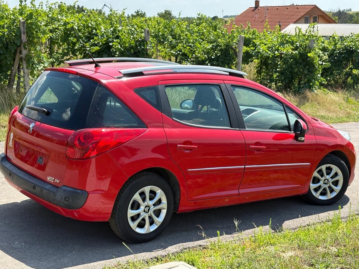 Peugeot 207 1,4 i - 5