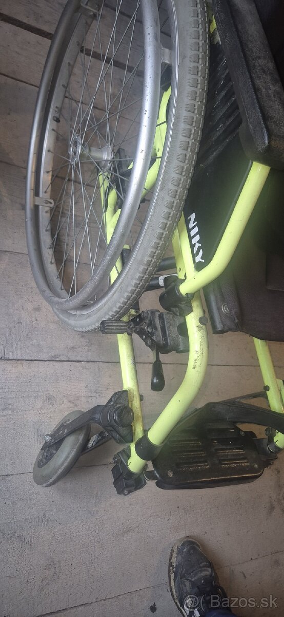 Darujem – 2× invalidný vozík (plne funkčné) - 5