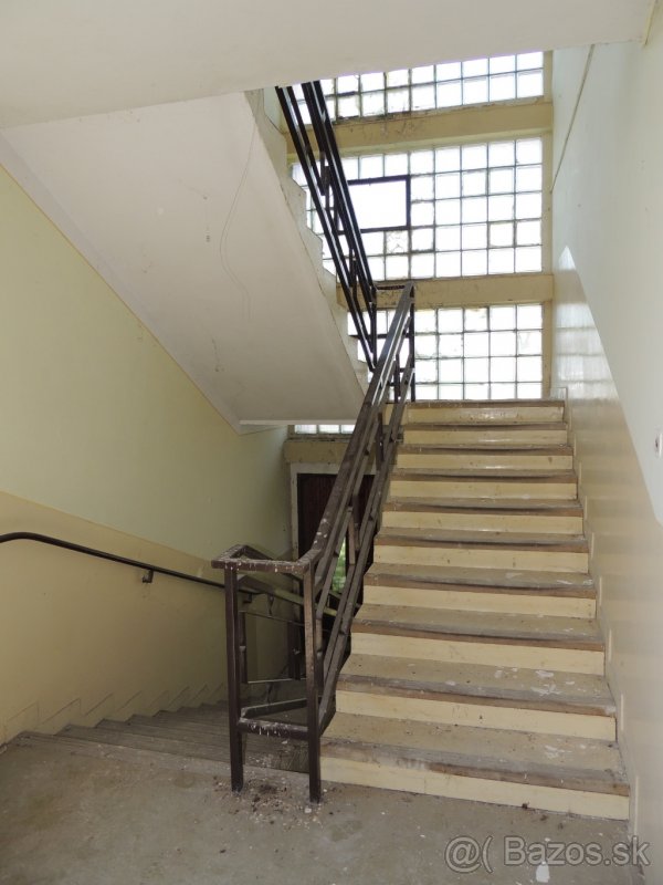 Administratívna budova v obci Tvrdošovce na predaj - 5