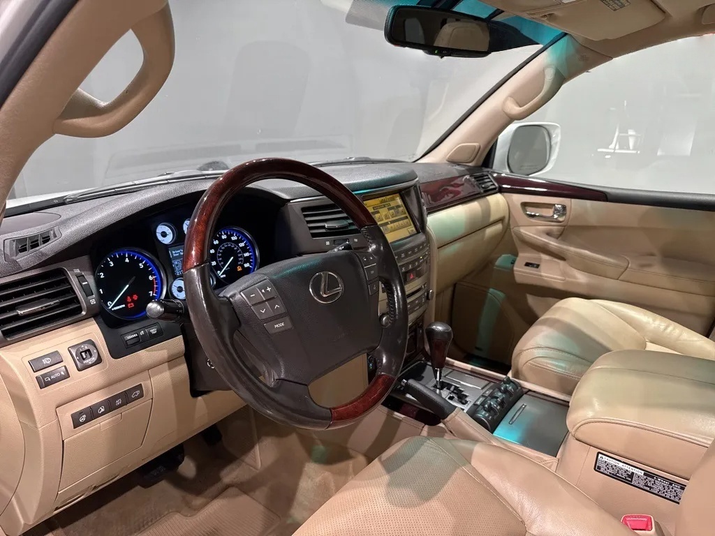 2011 LEXUS LX570 - 8 miest - 5