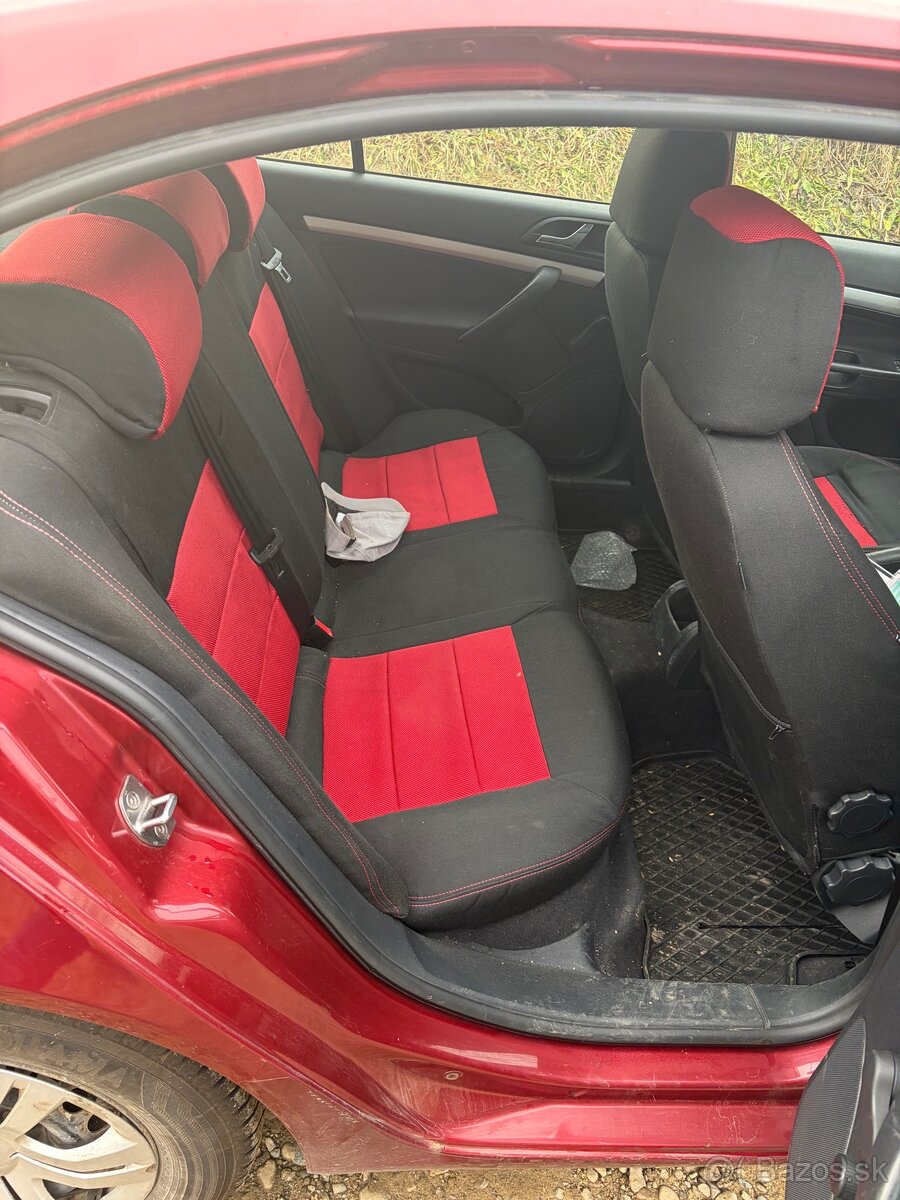 Predam Škoda Octavia 1.6 benzin - 5