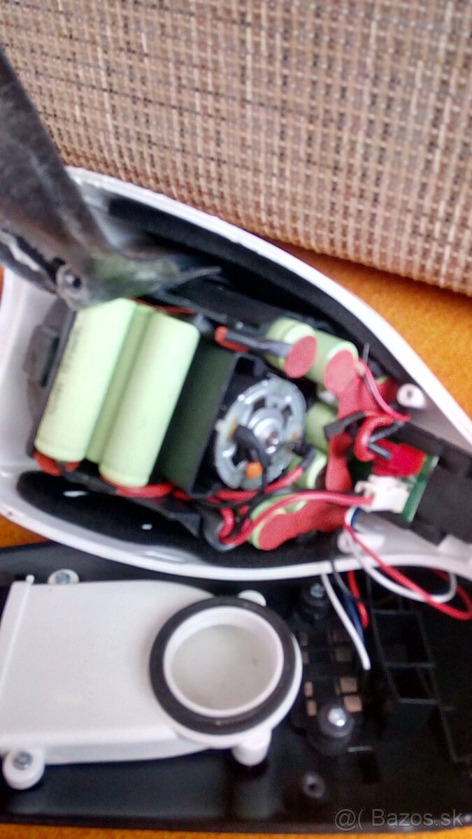 Predám tyčový vysávač ETA Moneto - 5