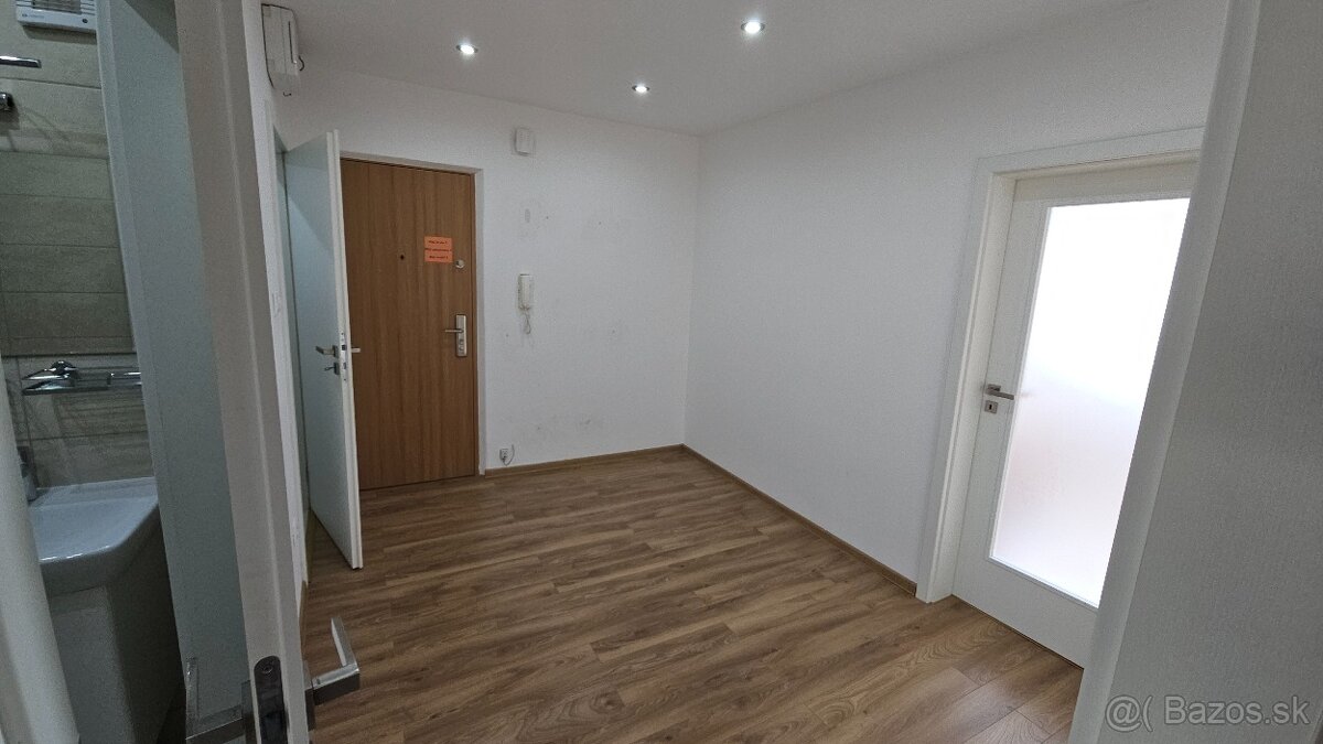 3-izbový byt po kompletnej rekonštrukcii Medvedzie - 5