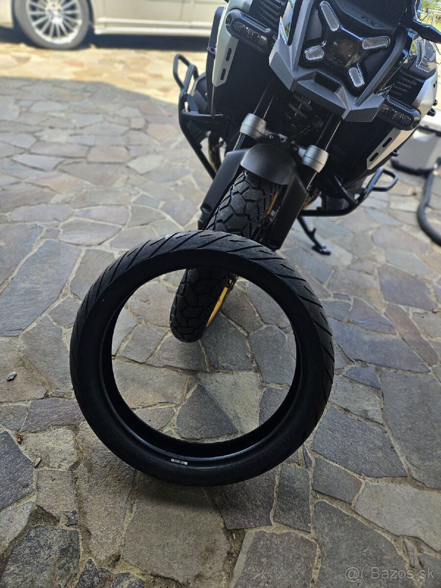 Predam gumy ma bmw gs 1000km najazdene