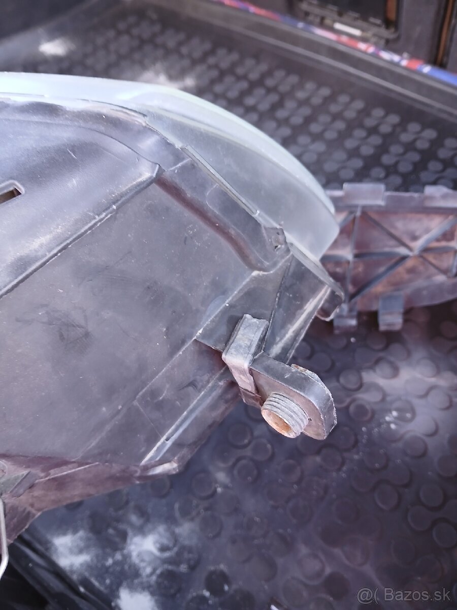 VW Passat b6 svetlá xenónové - 5