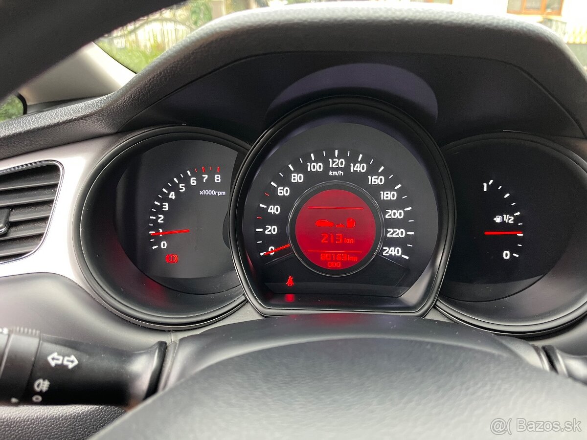 KIA Ceed 1.4 benzín - 5