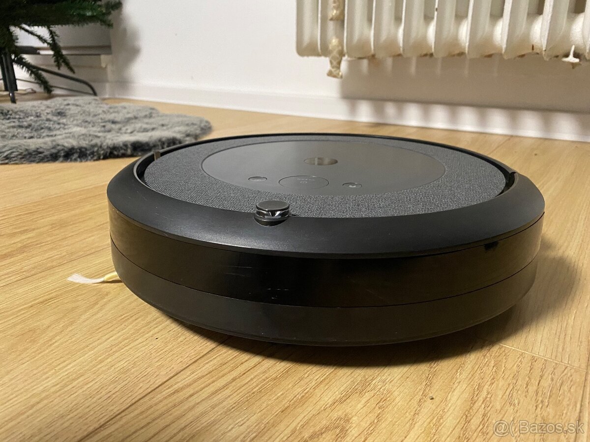 Roomba i3+ s automatickou vyprazdnovacou stanicou Clean Base - 5