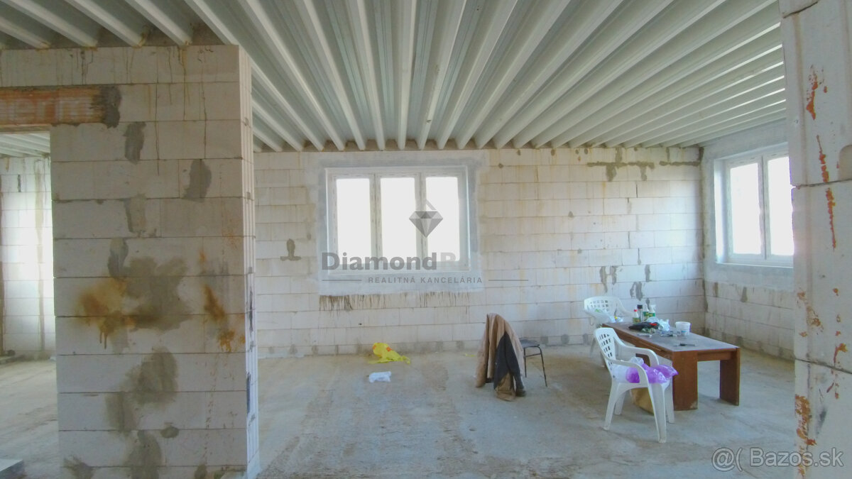 Rozostavaný veľký dom s 10 a pozemkom tesne pri Košiciach - 5