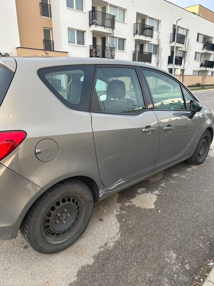 Predám Opel Mervia 1.4 benzín automat - 5