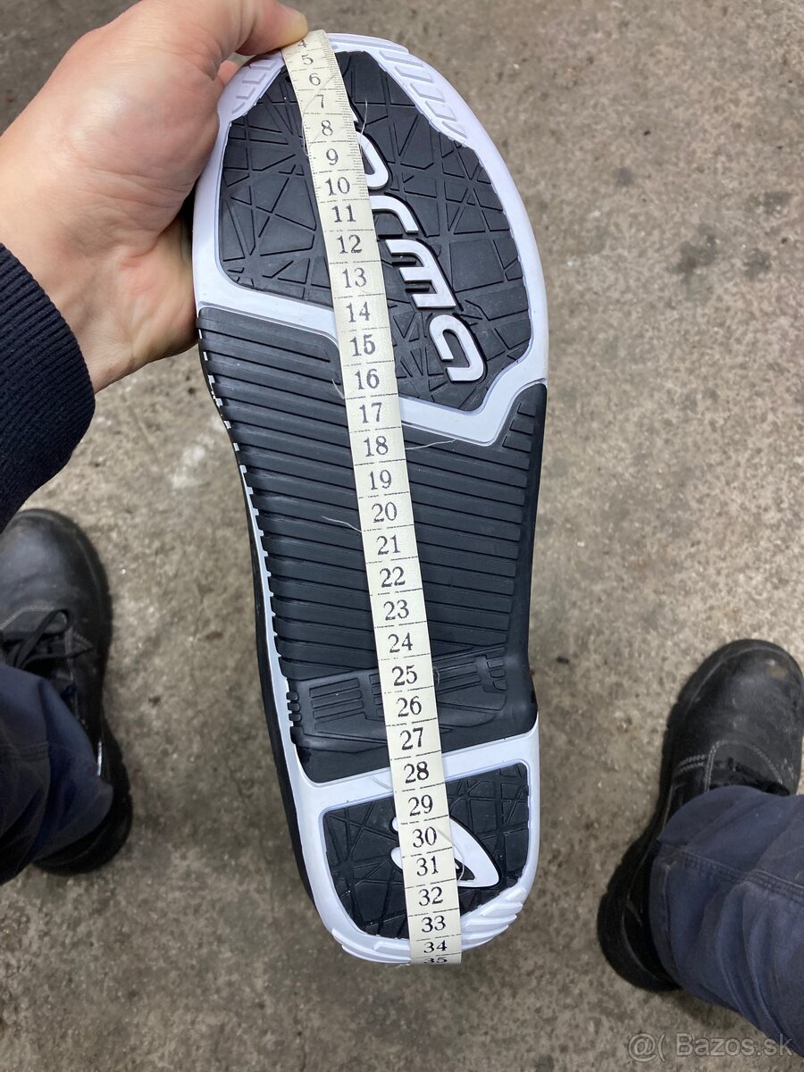 Podrazky na cizmy forma pilot - 5