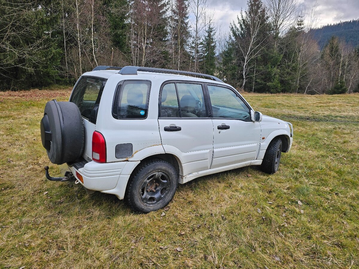 Suzuki Grand Vitara 2.0i - 5