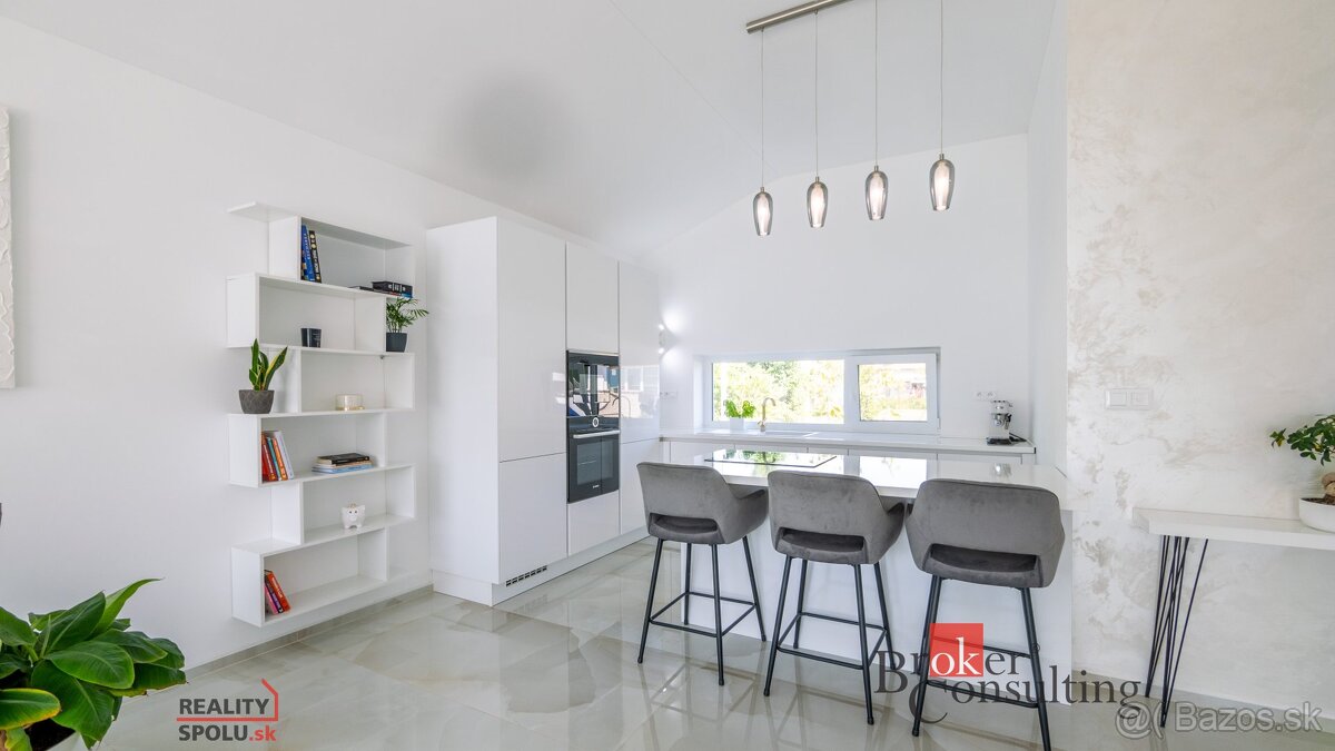 Výnimočné bývanie v Novej Dedinke – moderný dizajn a pokojná - 5