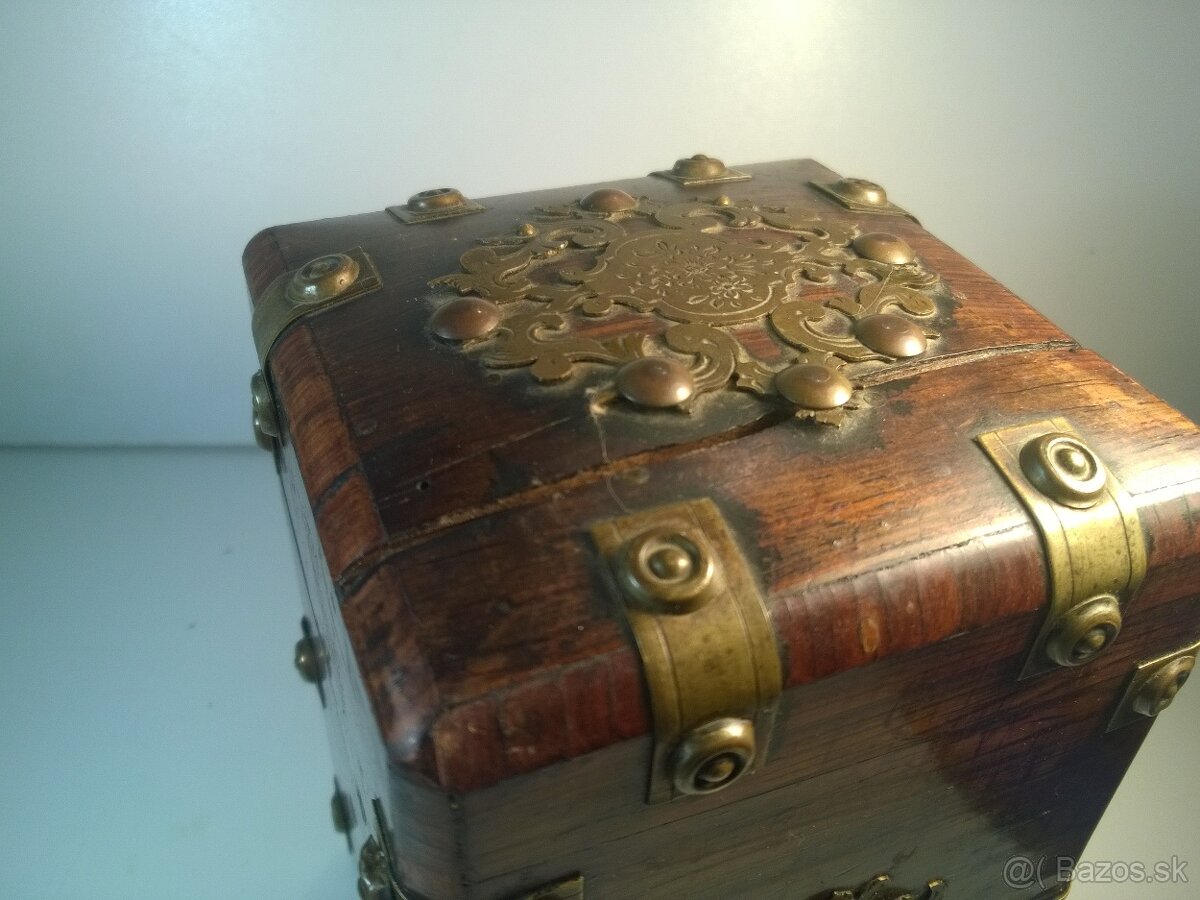 Starožitná drevená skrinka 19.storočie - 5